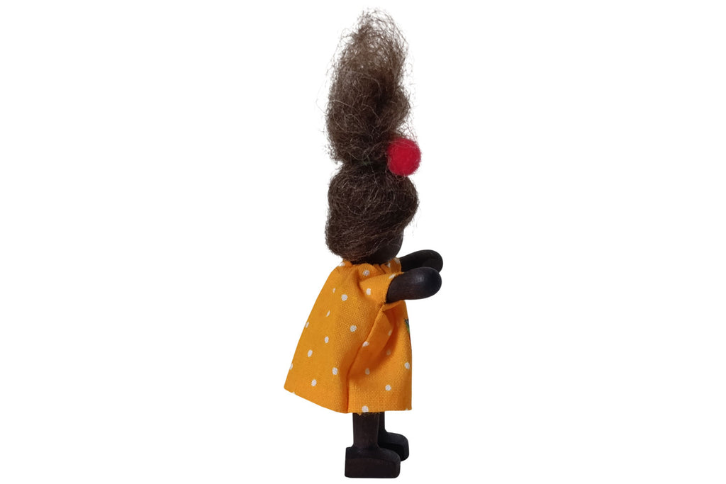 Anne Krebs Miniatur Puppe Mädchen aus Afrika, Kleid gelb