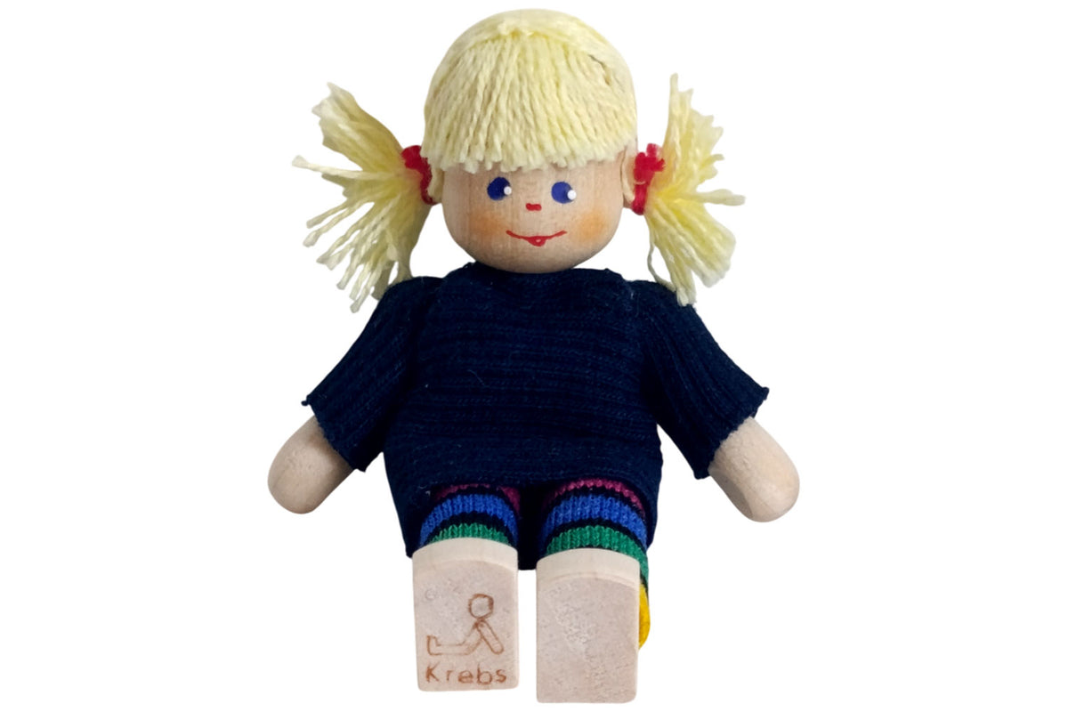 Anne Krebs Miniatur Puppe Mädchen Pullover dunkelblau Hose gestreift Haare blond