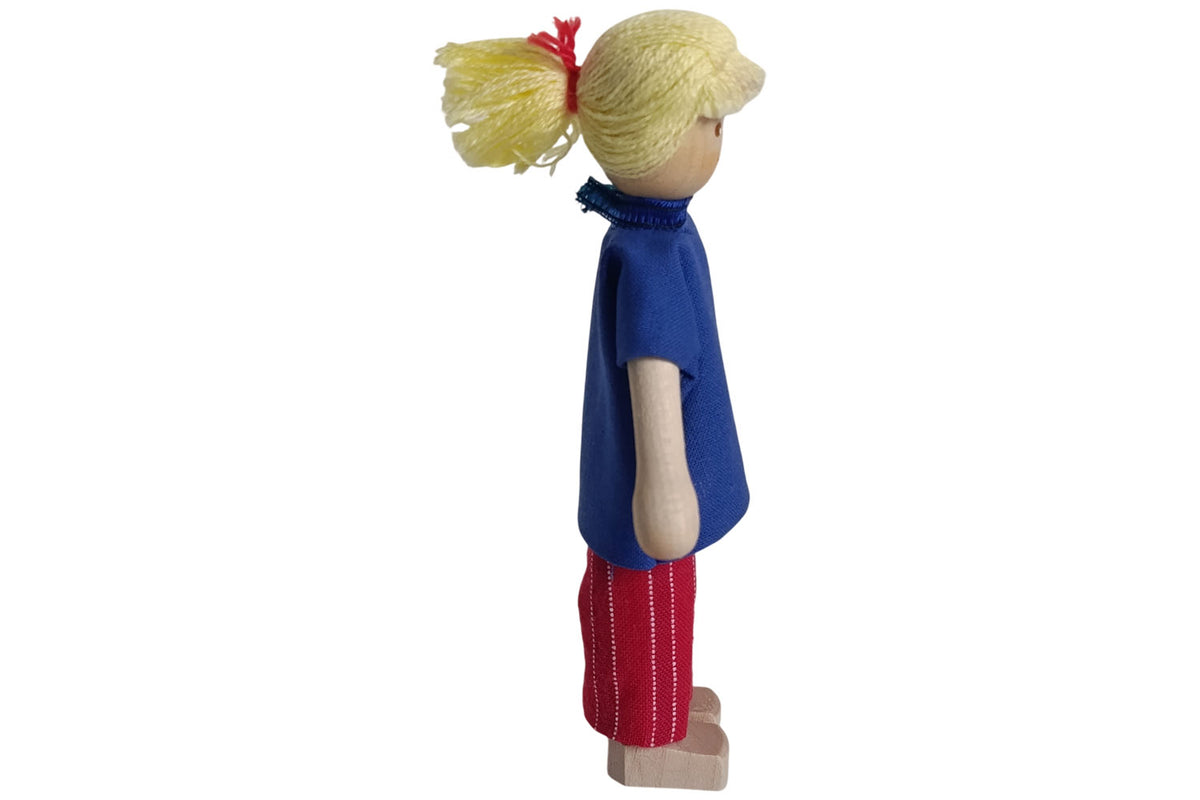 Anne Krebs Miniatur Puppe Mutter, Jeansbluse, Hose rot, Haare blond