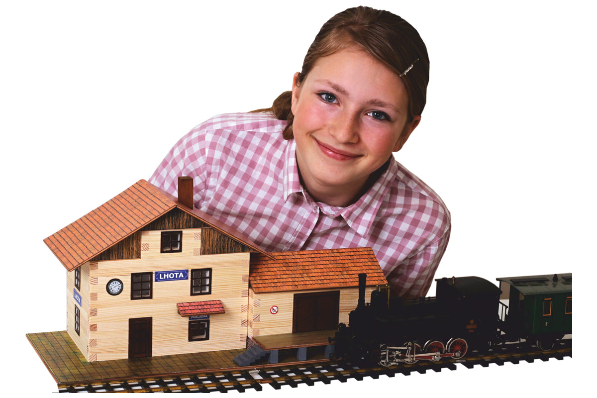Walachia Holzbaukasten großer Bahnhof