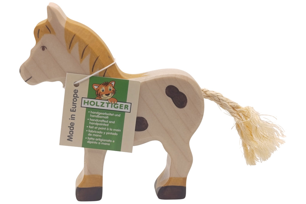 Holztiger Pony stehend