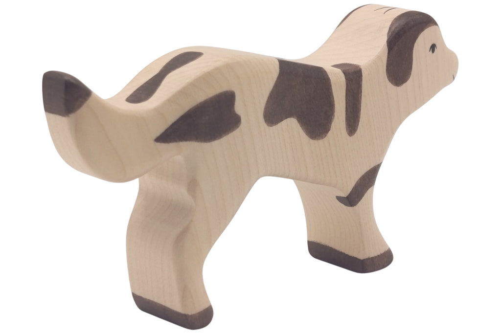 Holztiger Hofhund braun gefleckt