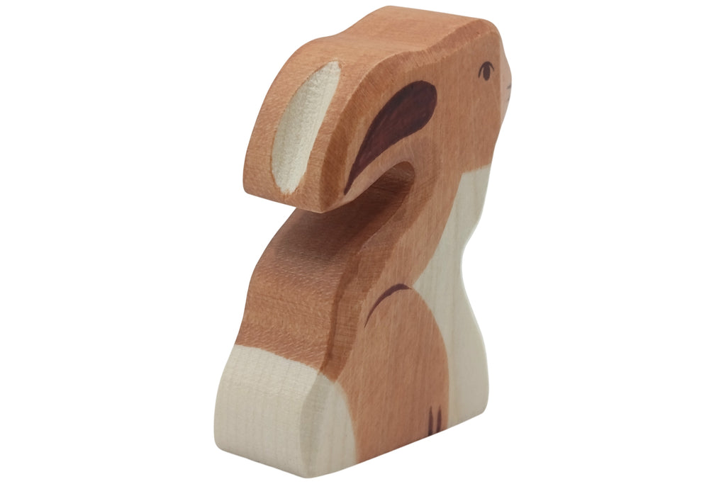 Holztiger Hase sitzend