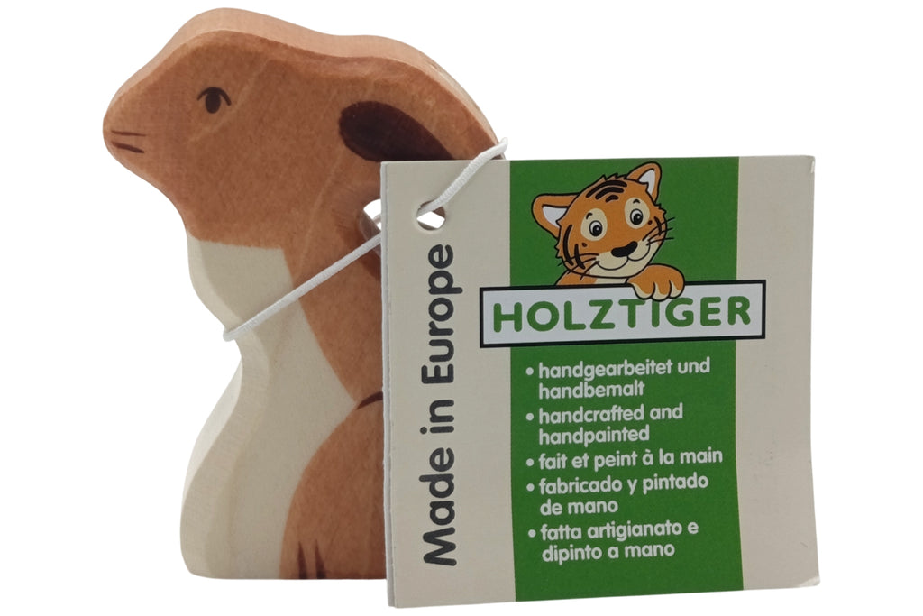 Holztiger Hase sitzend