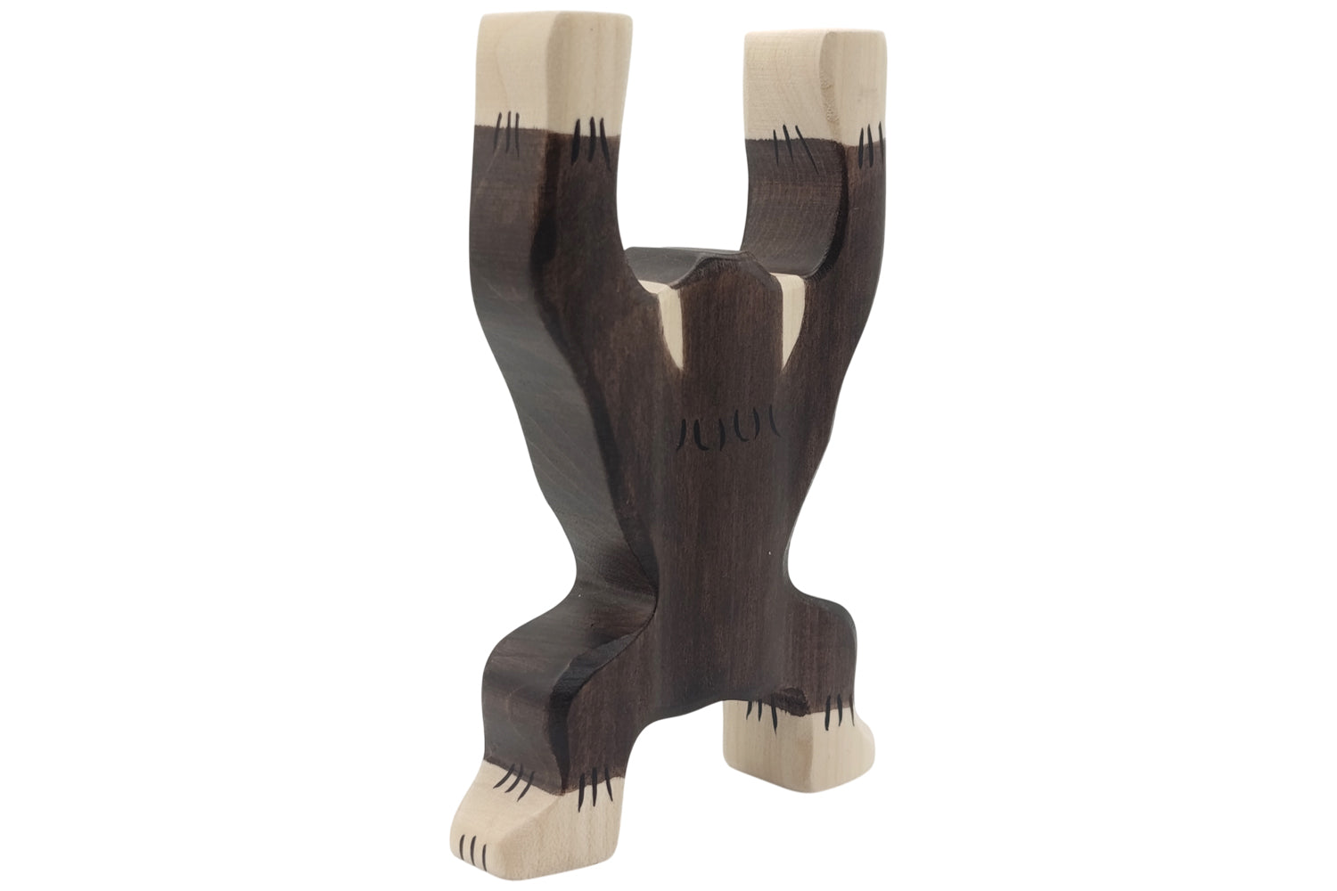 Holztiger Schimpanse stehend