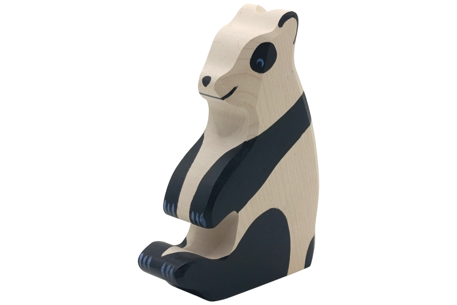 Holztiger Pandabär sitzend