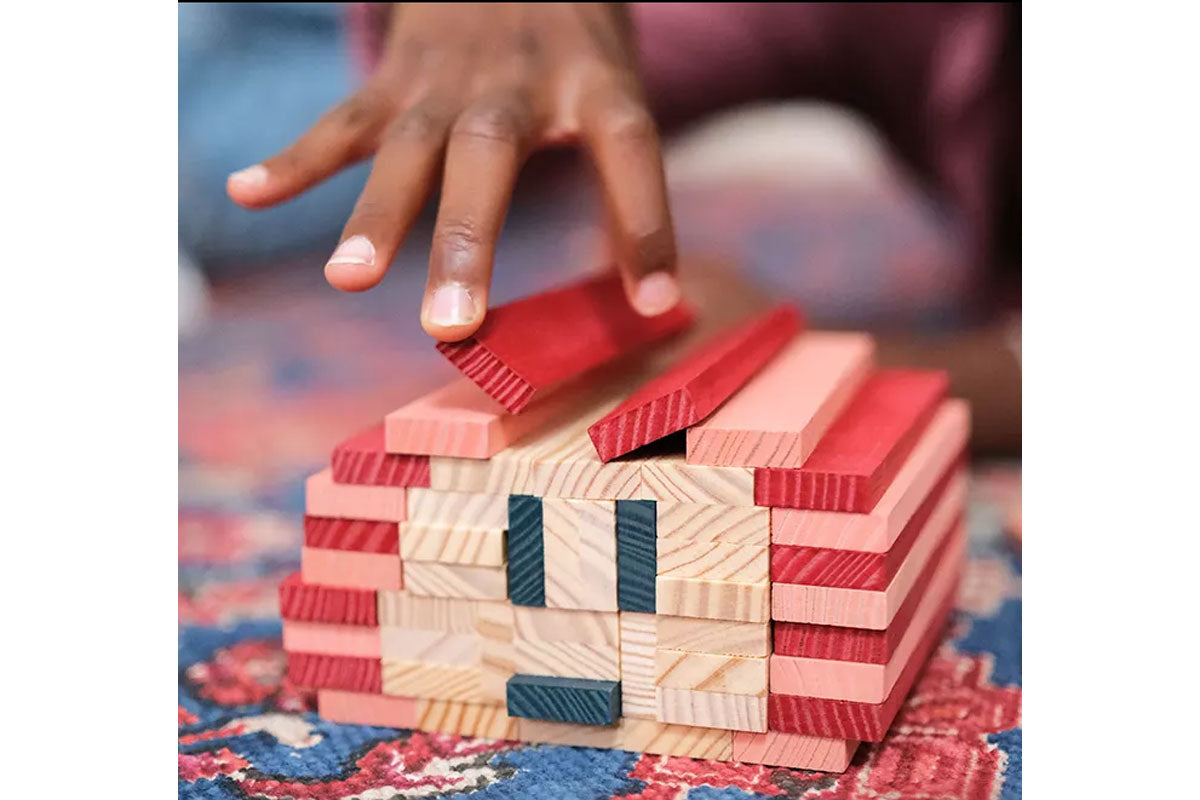 Boîte KAPLA de 120 feuilles naturelles rouges, roses et bleu foncé
