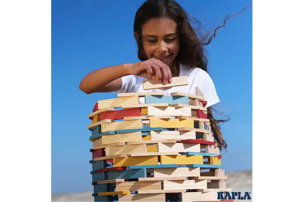 Boîte KAPLA de 200 pièces, été, naturel, bleu clair, jaune, rouge
