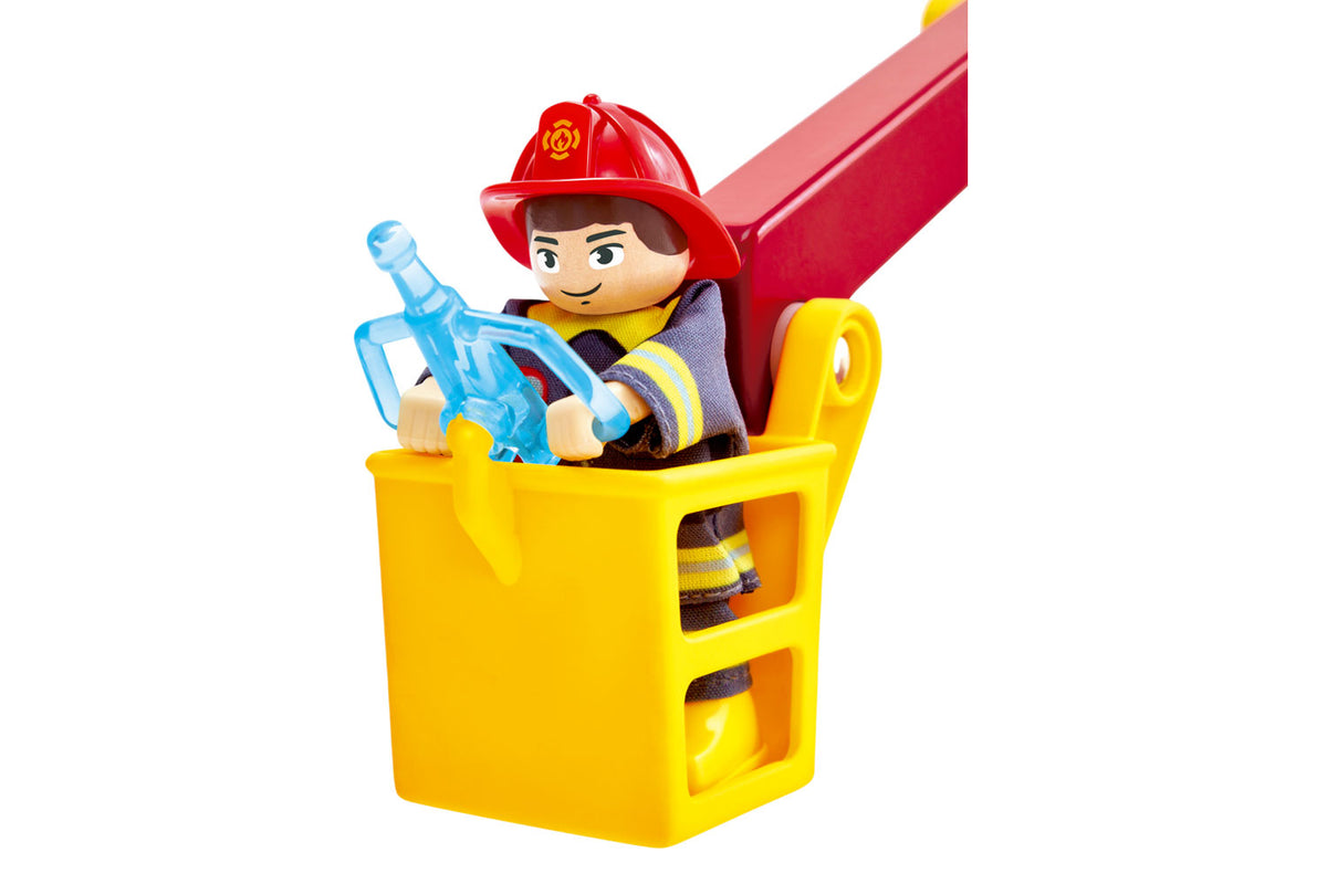 Hape Feuerwehr mit Sirene und Blaulicht